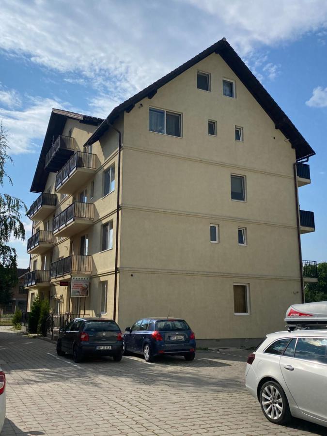 Wanderlust Home Cream, Rasnov Apt For 4, Wifi And Free Parking מראה חיצוני תמונה