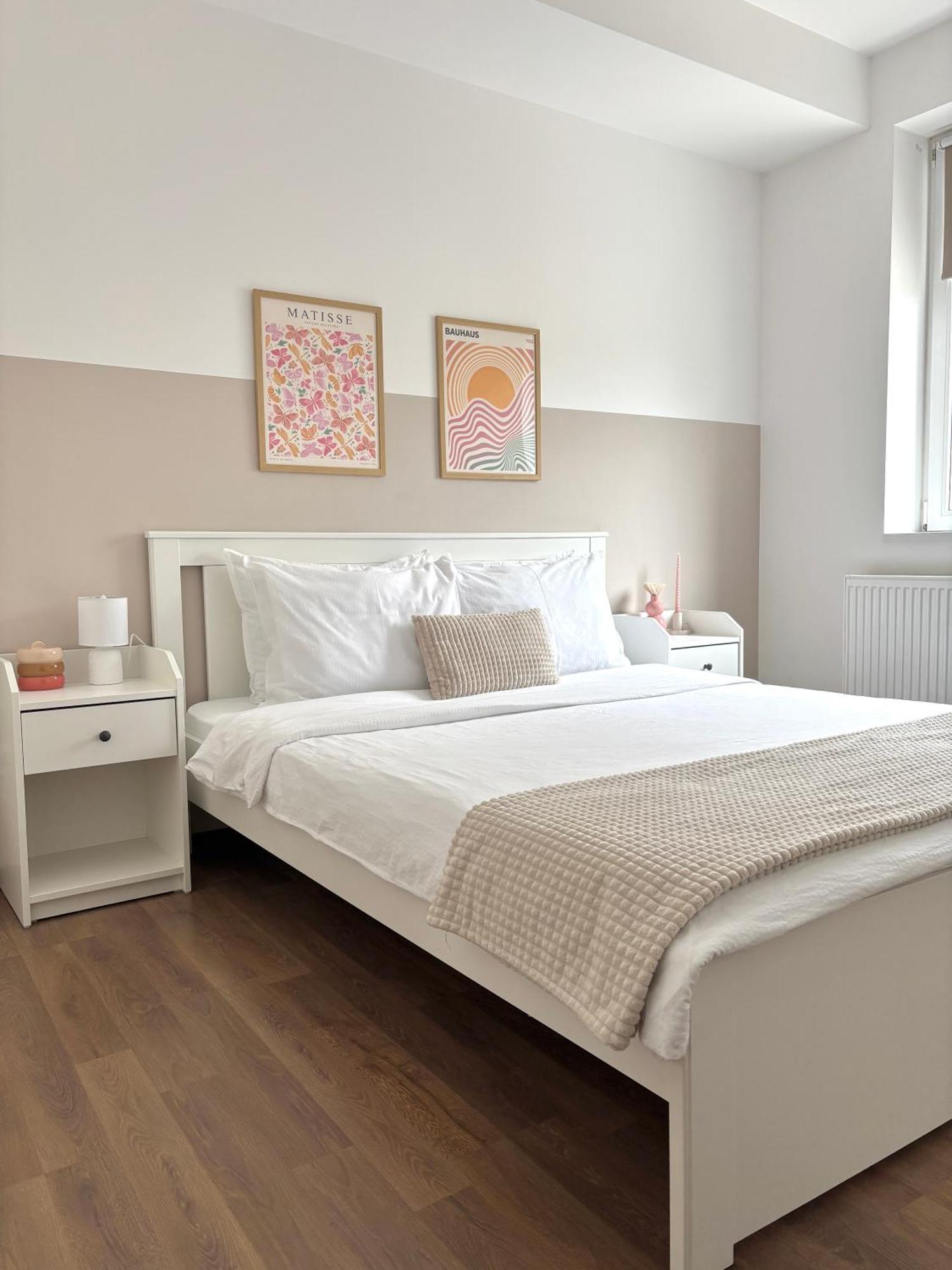 Wanderlust Home Cream, Rasnov Apt For 4, Wifi And Free Parking מראה חיצוני תמונה