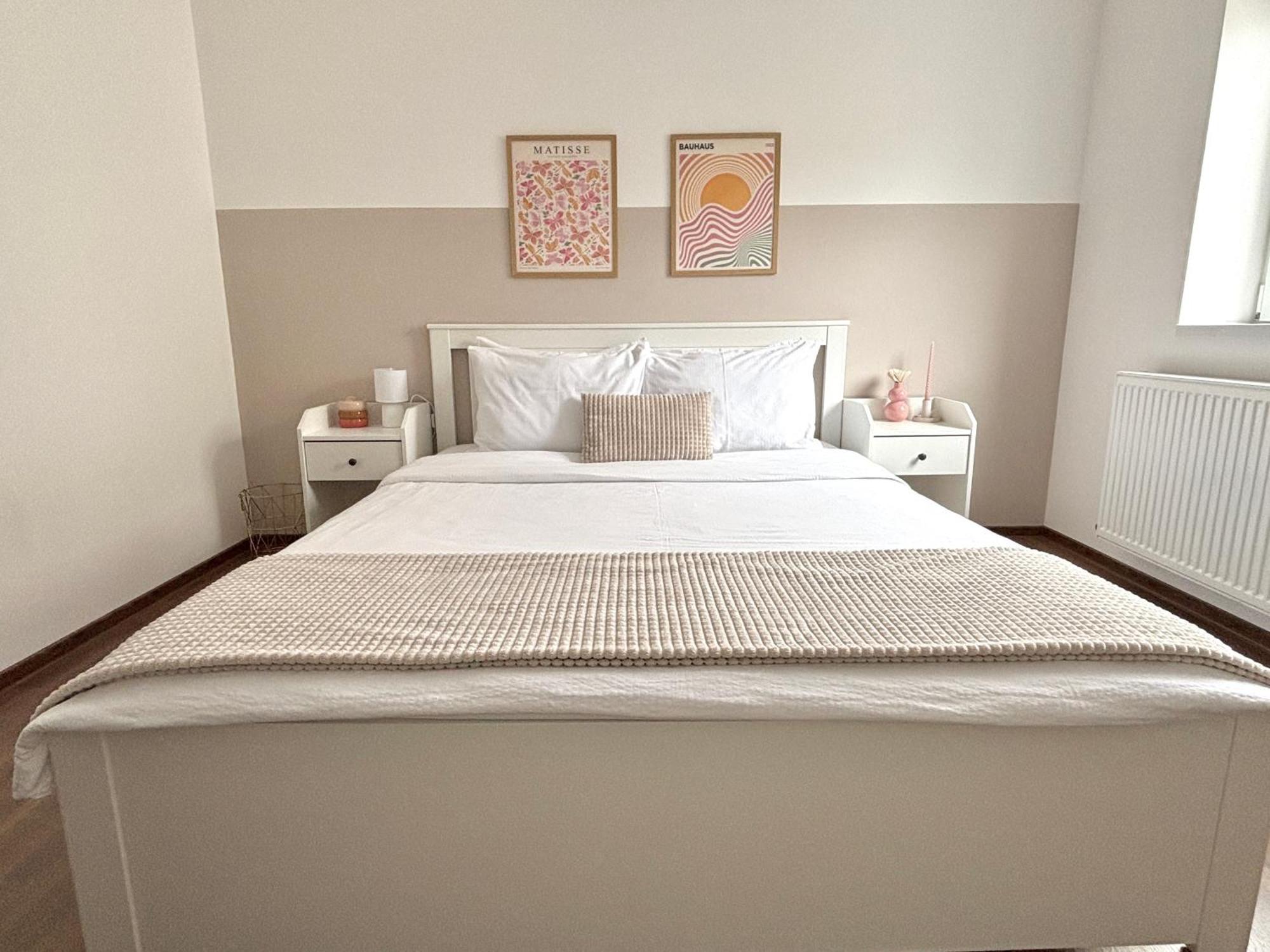 Wanderlust Home Cream, Rasnov Apt For 4, Wifi And Free Parking מראה חיצוני תמונה